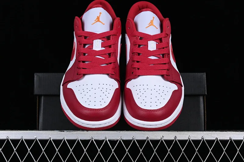 All categories Air Jordan Jordan series basketball shoes Air Jordan 1 Low G version pure original Air Jordan 1 Low AJ1 Joe 1 new white and red low-end basketball shoes 553558-607